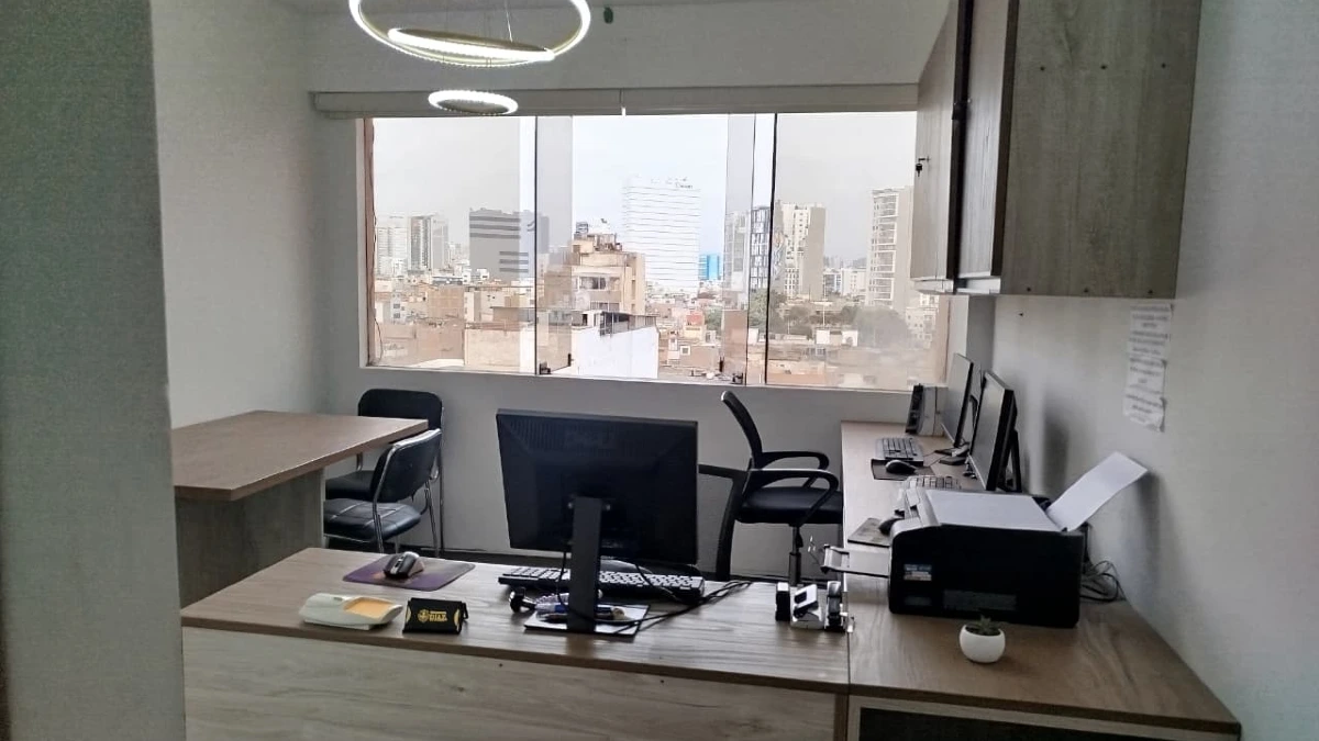 Sala privada para reuniones y trabajo – Jesús María - imagen del espacio